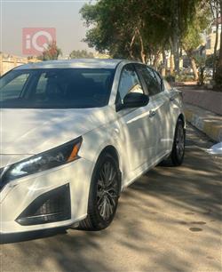 نيسان ألتيما